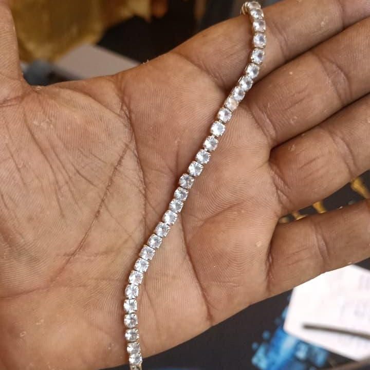 Diamond Tennis Bracelet (Elegant & Premium Look)