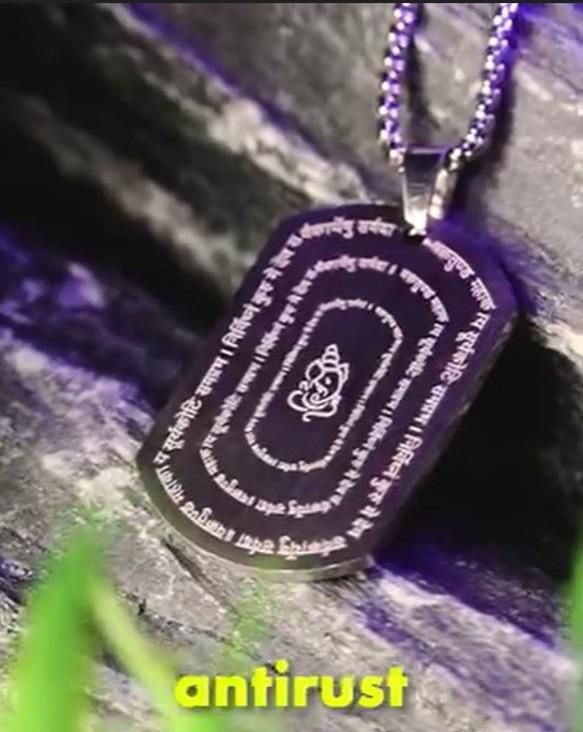 Ganpati Shlok Tag Pendant With Chain – Devotional Wear